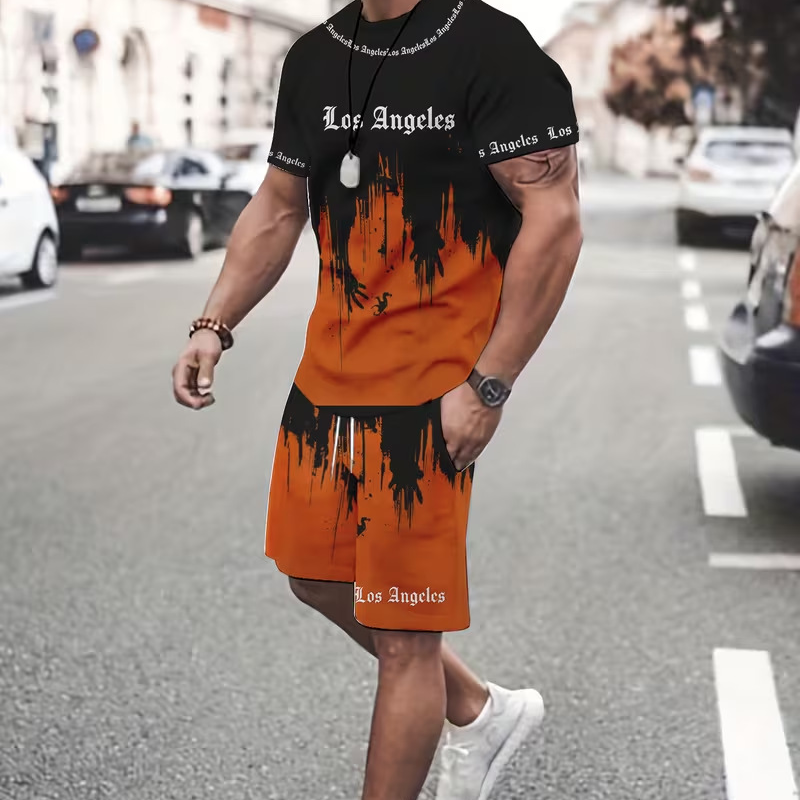 Conjunto para hombre compuesto por una camiseta con estampado gráfico y unos pantalones cortos: